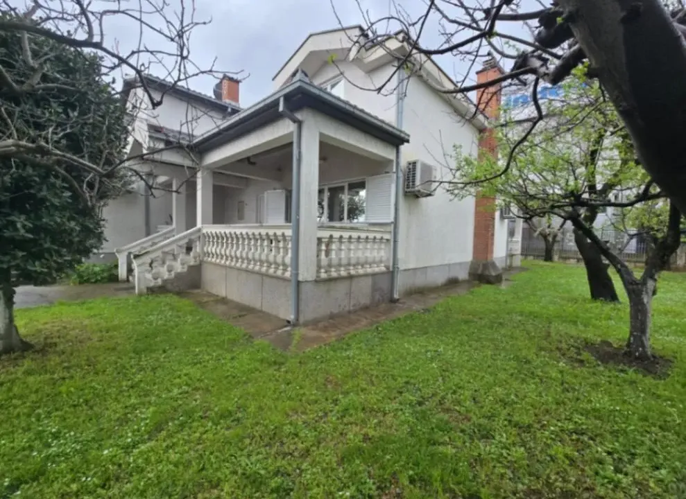 Izdavanje, kuća, 250m², Zabjelo, Podgorica