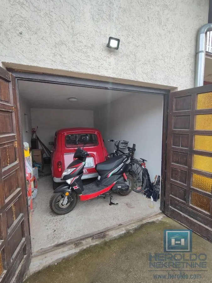 Prodaja, kuća, 250m², Budžino brdo, Jagodina