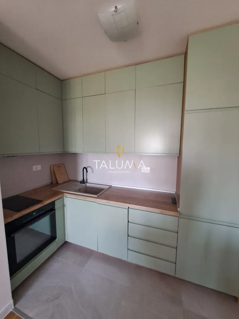 Rent, two bedroom apartment, 72m², City Kvart, Podgorica