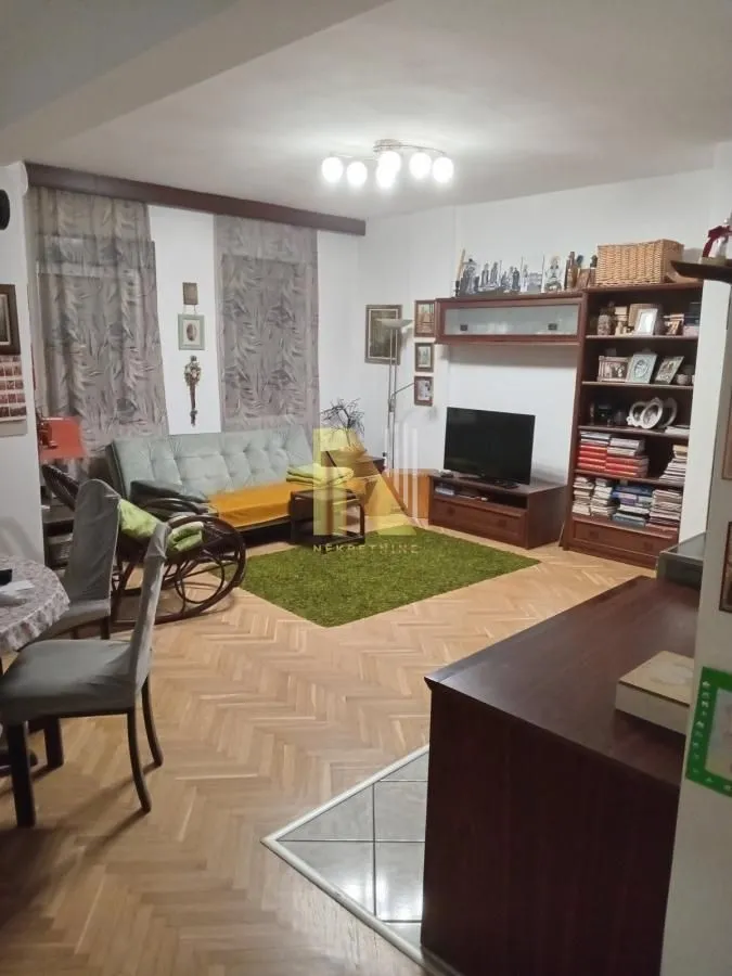 Prodaja, trosoban stan, 61m², Salajka, Novi Sad Sve Podlokacije
