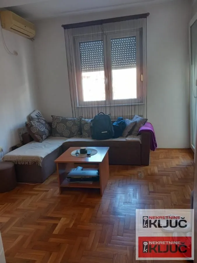 Izdavanje, garsonjera, 28m², Bulevar Oslobodjenja, Novi Sad Sve Podlokacije
