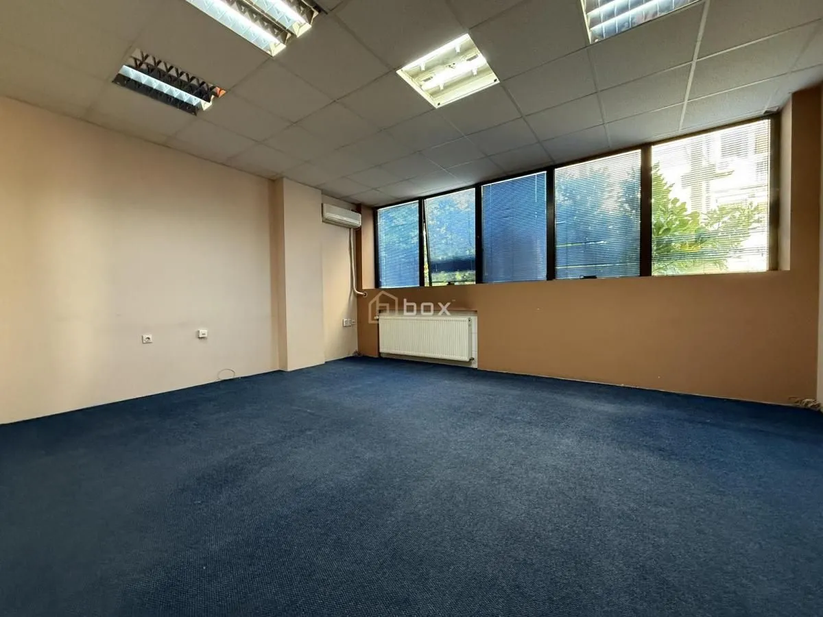 Izdavanje, poslovni prostor, 118m², Medijana, Niš