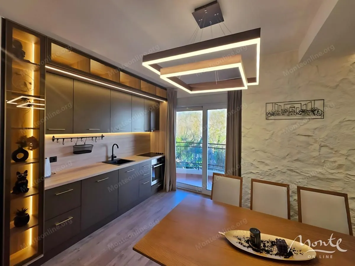 Sale, three bedroom apartment, 106m², Bečići, Budva