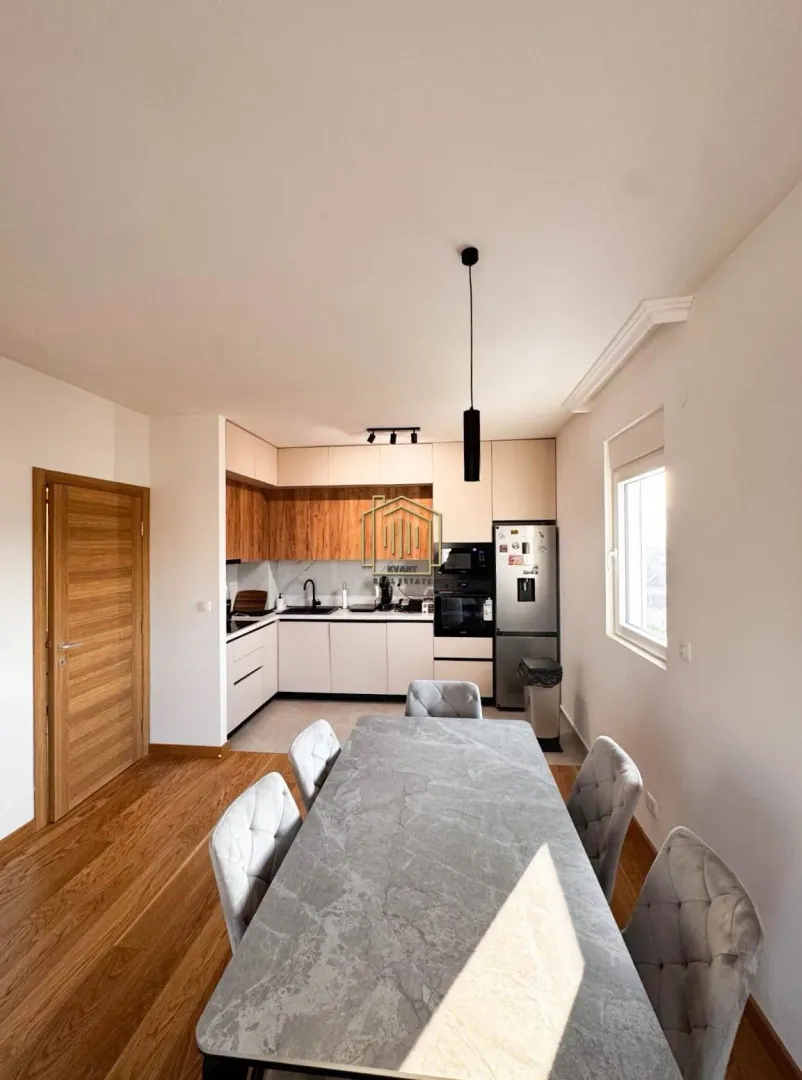 Prodaja, dvosoban stan, 72m², New City, Podgorica