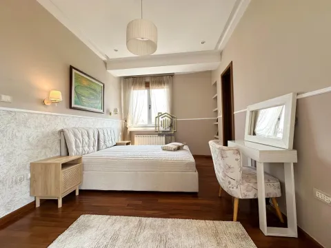 Izdavanje, dvosoban stan, 90m², Stari Aerodrom, Podgorica - image 9