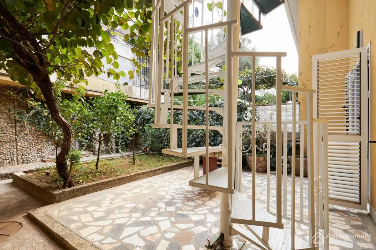 Sale, house, 110m², Centar, Budva