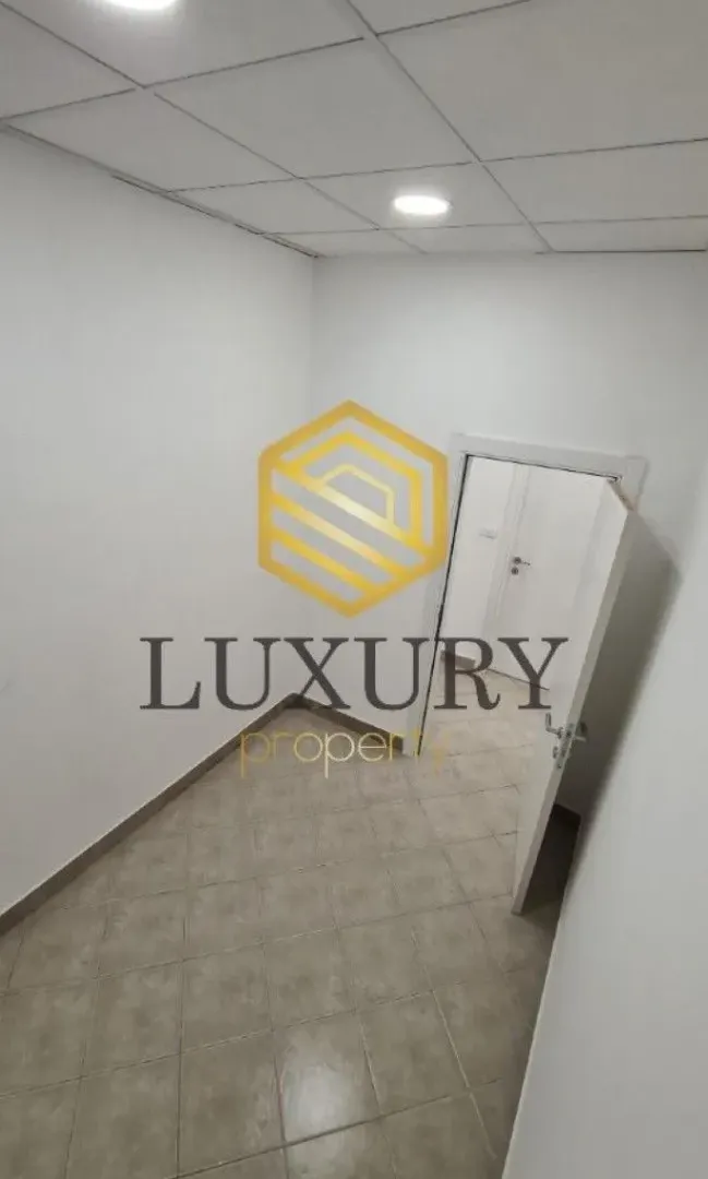Izdavanje, poslovni prostor, 90m², Stari Aerodrom, Podgorica