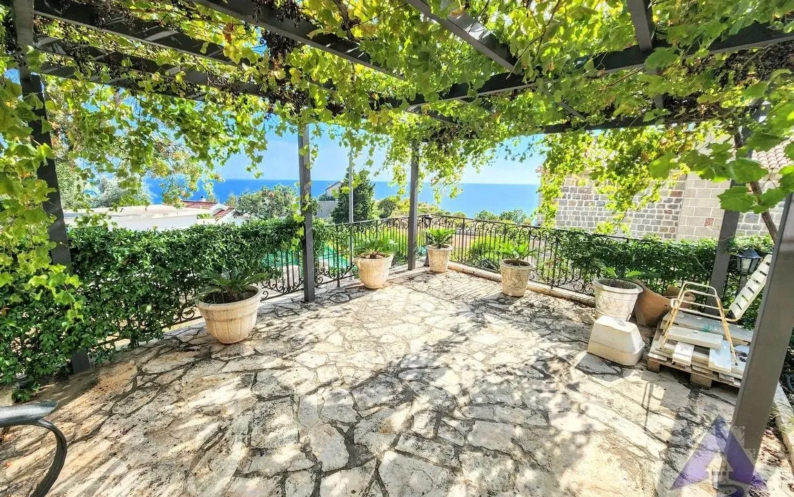 Sale, house, 178m², Skočiđevojka, Budva