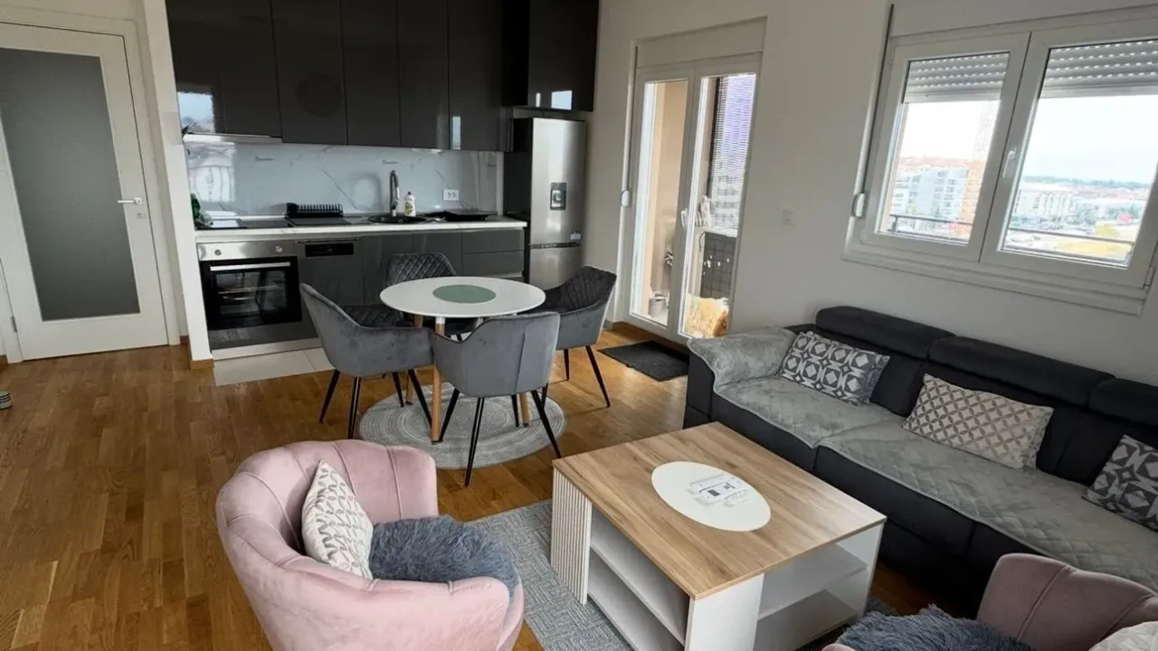 Izdavanje, dvosoban stan, 65m², Stari Aerodrom, Podgorica