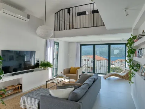 Sale, two bedroom apartment, 80m², Đenovići, Herceg Novi - image 6