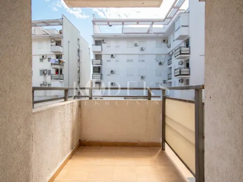 Izdavanje, dvosoban stan, 66m², Blok 9, Podgorica - image 8
