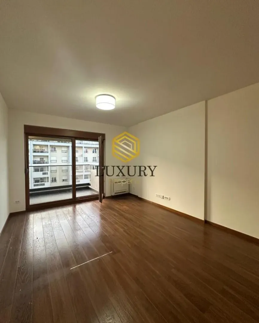 Rent, office space, 73m², Master Kvart, Podgorica