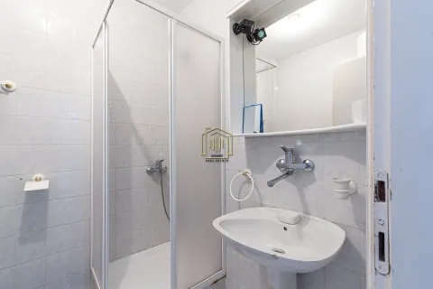 Sale, one bedroom apartment, 45m², Centar, Budva - image 11