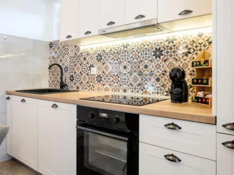 Rent, three bedroom apartment, 120m², Mrčevac, Tivat - image 7