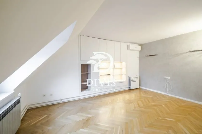 Sale, three bedroom apartment, 83m², Stari Grad, Beograd