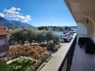 Izdavanje, trosoban stan, 150m², Centar, Tivat - image 1