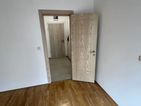 Izdavanje, jednosoban stan, 45m², Blok 9, Podgorica - image 5