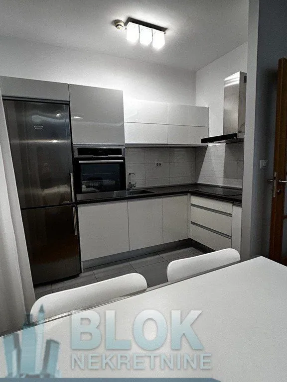 Izdavanje, jednosoban stan, 50m², City Kvart, Podgorica