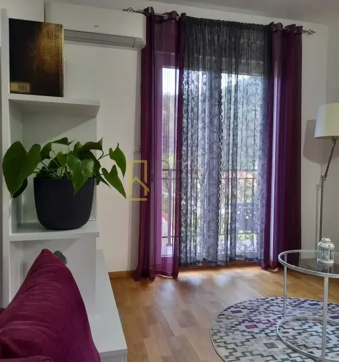 Prodaja, jednosoban stan, 50m², Cetinje, Crna Gora