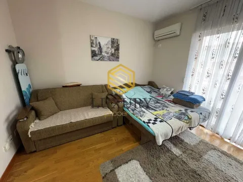 Rent, studio apartment, 35m², City Kvart, Podgorica - image 1