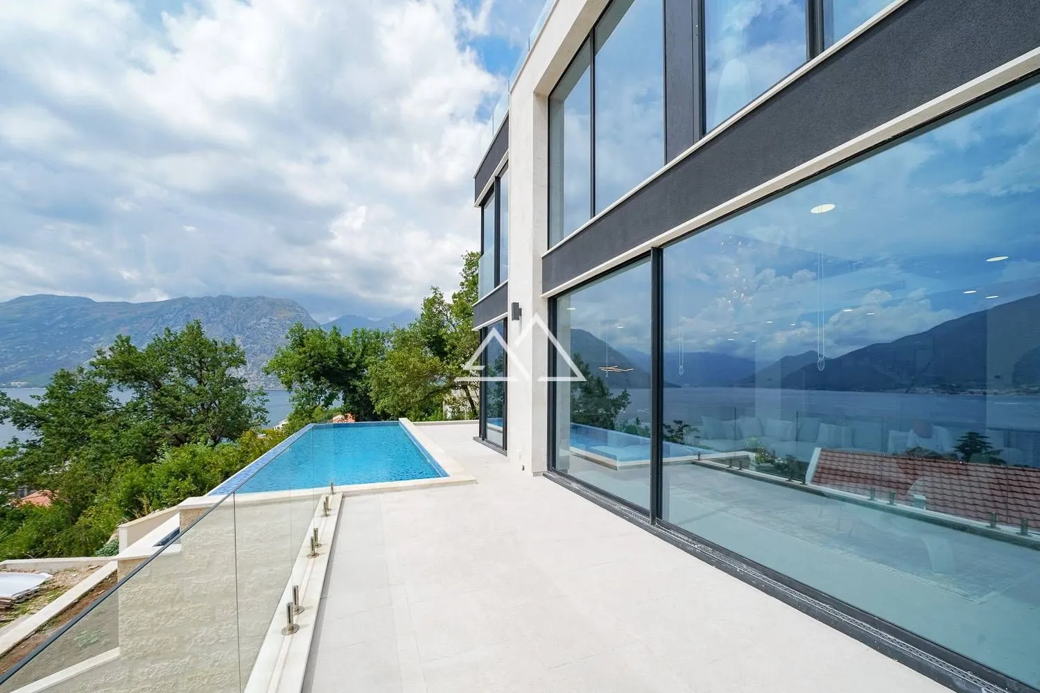 Sale, house, 413m², Dobrota, Kotor