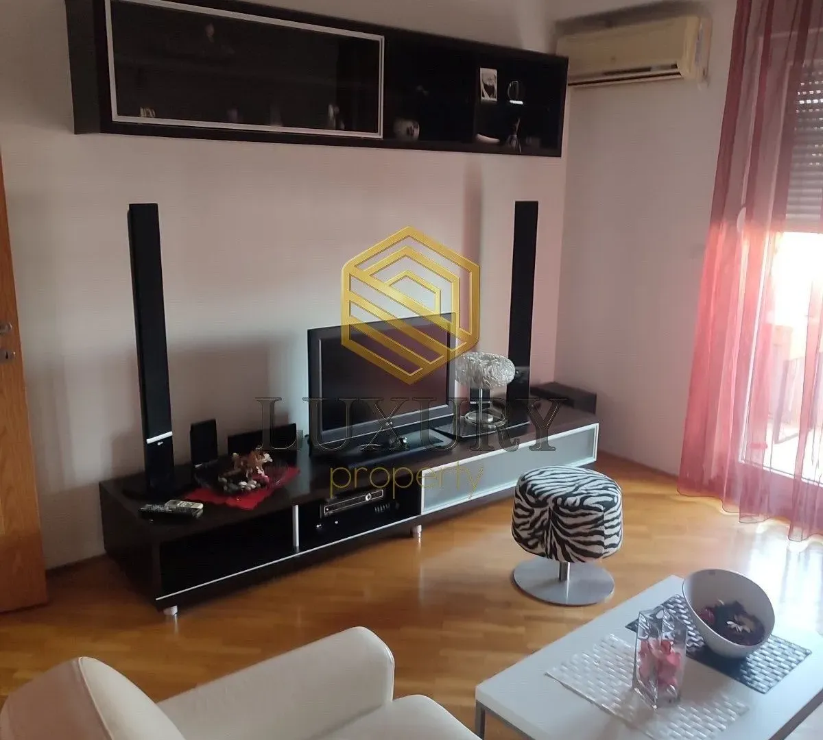 Izdavanje, jednosoban stan, 50m², Preko Morače, Podgorica