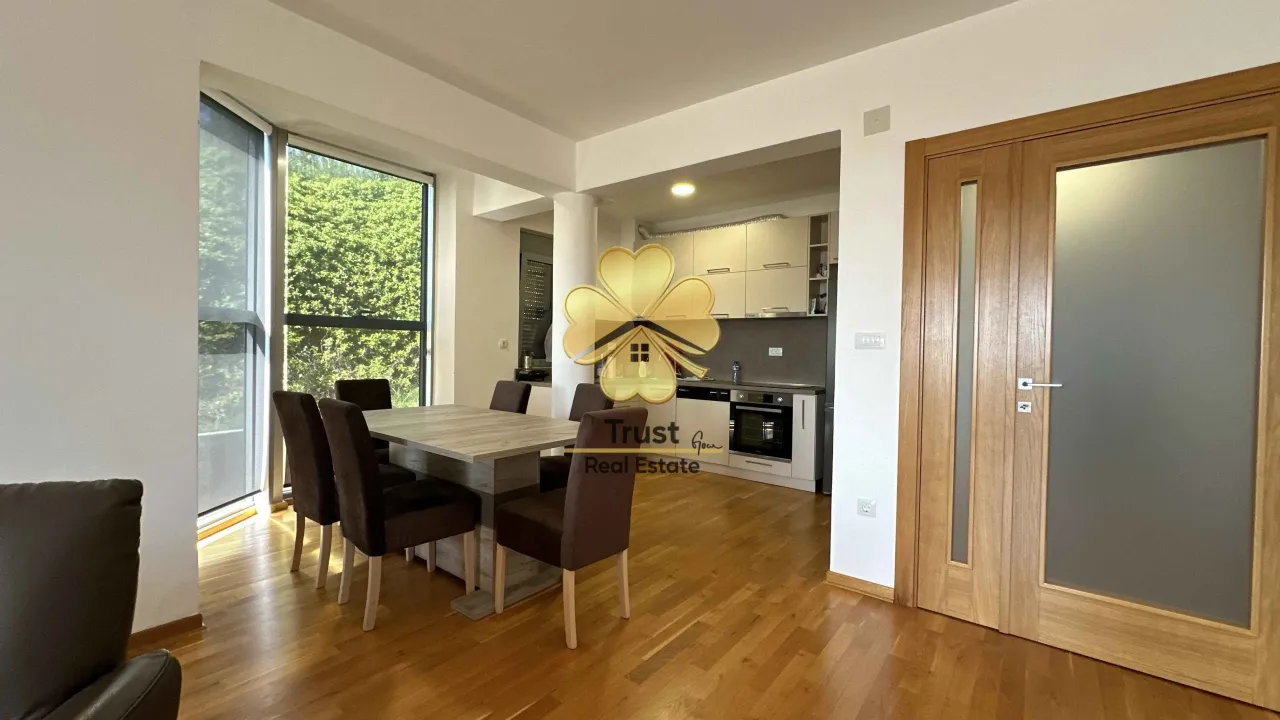 Izdavanje, dvosoban stan, 90m², Gorica C, Podgorica