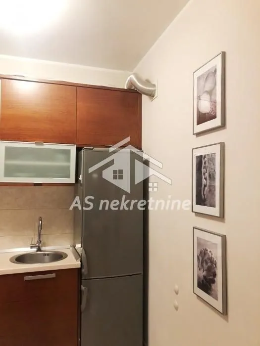 Izdavanje, dvosoban stan, 50m², Kalenić Pijaca, Vračar Sve Podlokacije