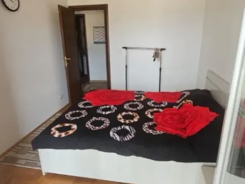 Izdavanje, dvosoban stan, 67m², Stari Aerodrom, Podgorica - image 2