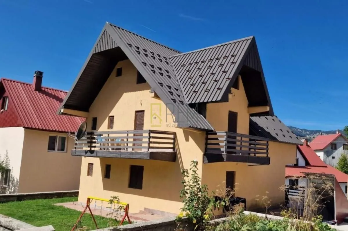 Prodaja, kuća, 242m², Žabljak, Crna Gora