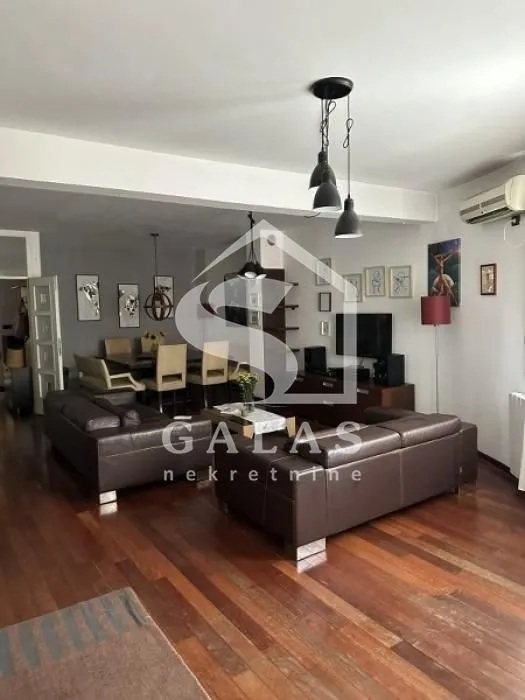 Sale, three bedroom apartment, 103m², Kalenić Pijaca, Vračar Sve Podlokacije