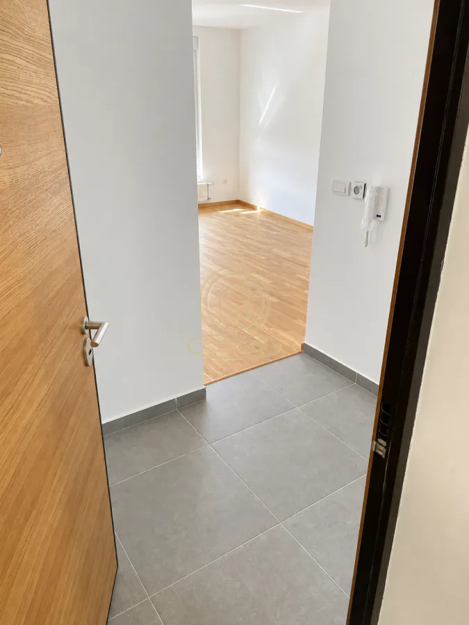 Izdavanje, trosoban stan, 60m², Adamovićevo Naselje, Novi Sad Sve Podlokacije