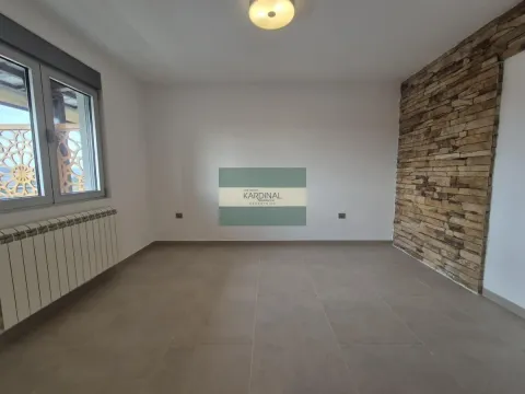 Prodaja, trosoban stan, 77m², Vašarište, Jagodina - image 11
