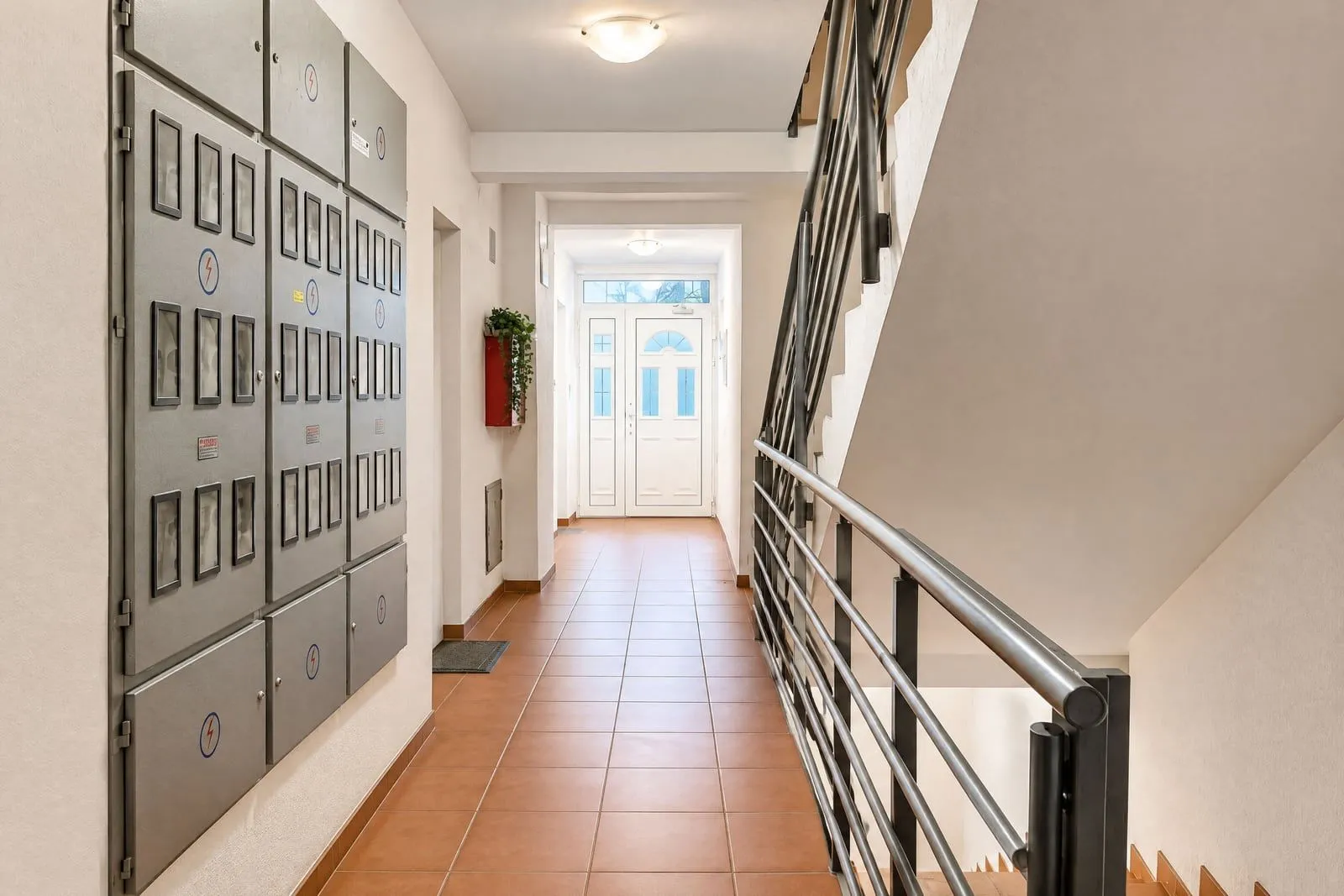 Izdavanje, trosoban stan, 52m², Budva, Crna Gora