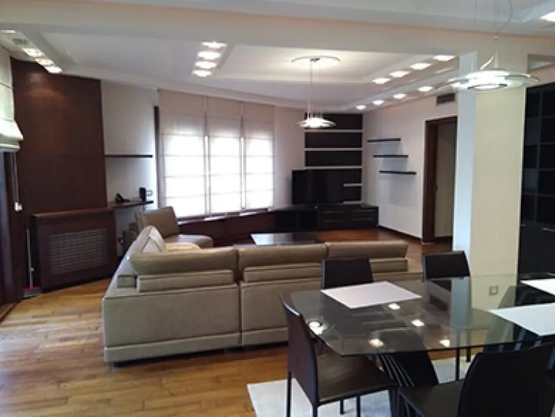 Izdavanje, četvorosoban stan, 270m², Vračar Hram, Vračar Sve Podlokacije