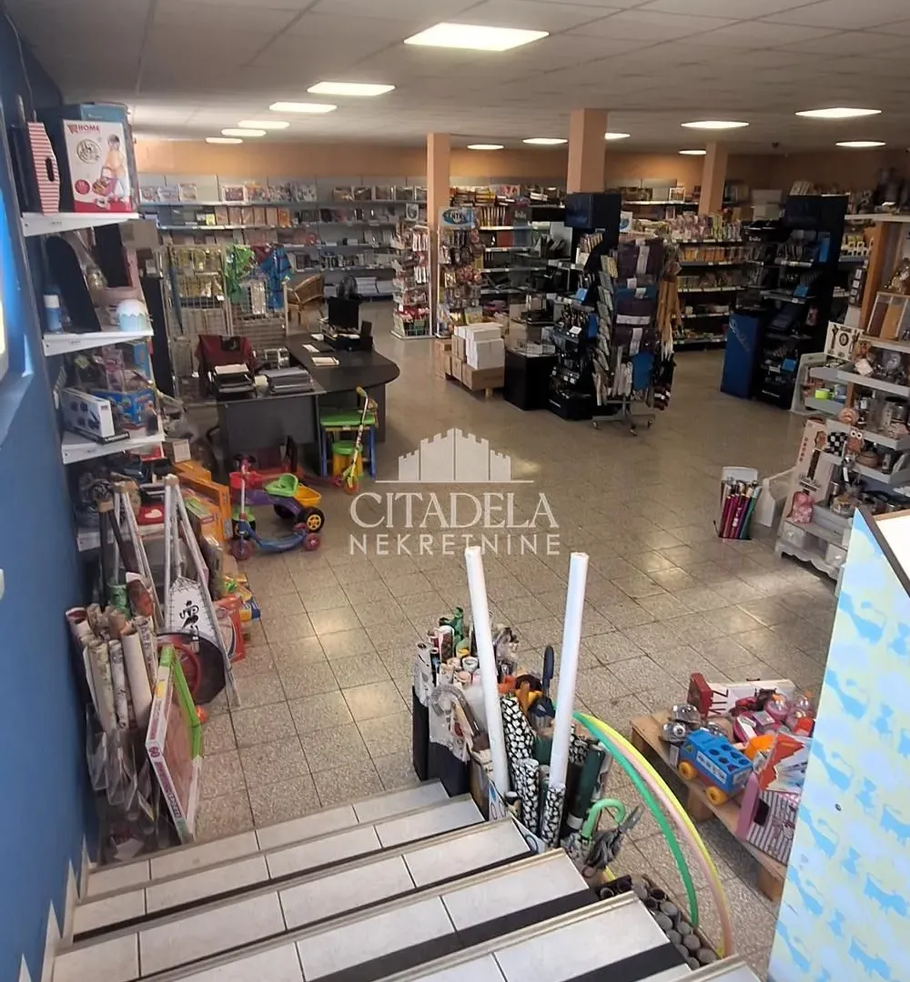 Sale, office space, 860m², Zemun Sve Podlokacije, Beograd