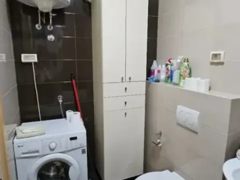 Izdavanje, jednosoban stan, 47m², Blok 6, Podgorica - image 9