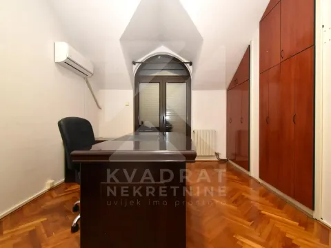 Rent, house, 300m², Gorica C, Podgorica - image 24