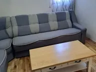 Izdavanje, jednosoban stan, 50m², Blok 5, Podgorica - image 1