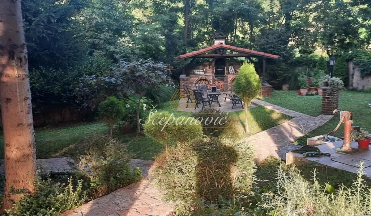 Prodaja, kuća, 191m², Petrovaradin, Novi Sad
