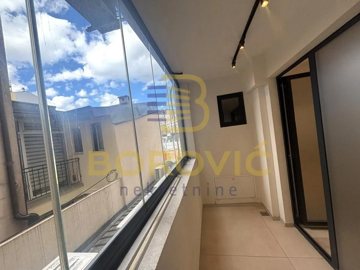 Rent, four bedroom apartment, 123m², Čubura, Beograd