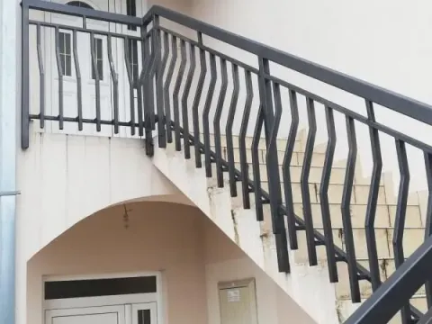 Izdavanje, trosoban stan, 130m², Gorice, Bijelo Polje - image 7