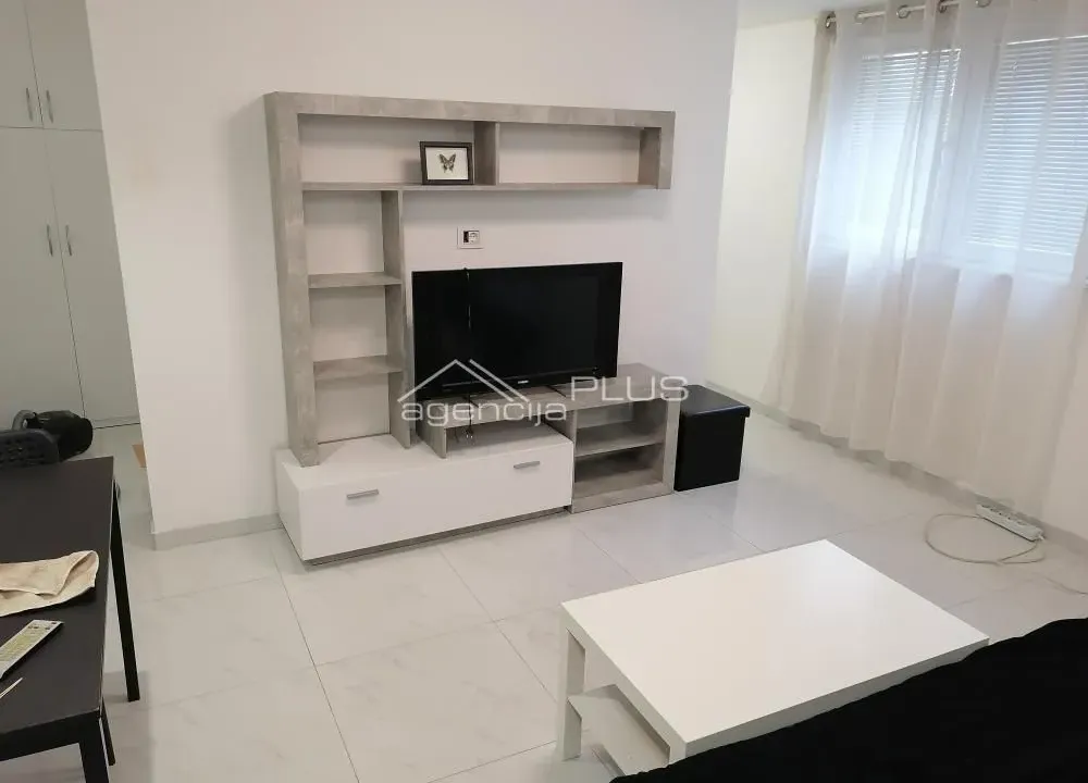 Rent, one bedroom apartment, 40m², Bulbulder, Zvezdara Sve Podlokacije