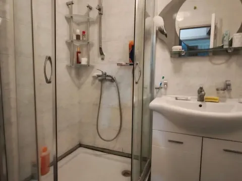 Rent, two bedroom apartment, 60m², Adok, Budva - image 8