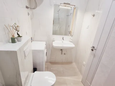 Izdavanje, jednosoban stan, 49m², Bečići, Budva - image 16