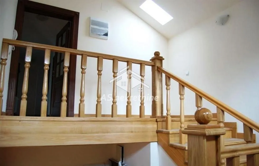 Rent, apartment, 250m², Savski Venac, Beograd