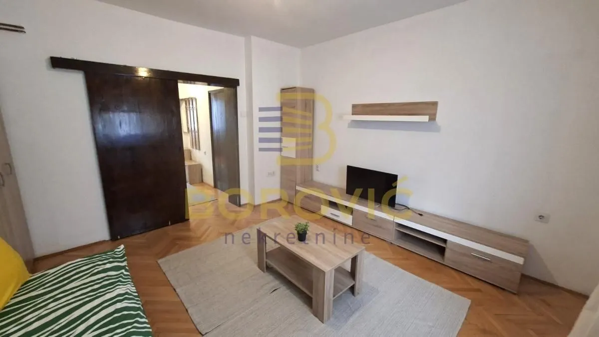 Rent, one bedroom apartment, 34m², Crveni Krst, Beograd