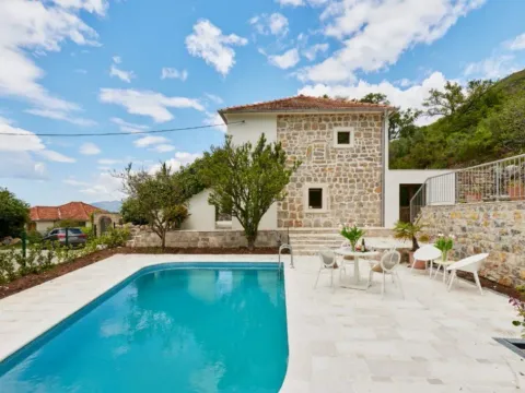 Rent, house, 150m², Kavač, Kotor - image 12