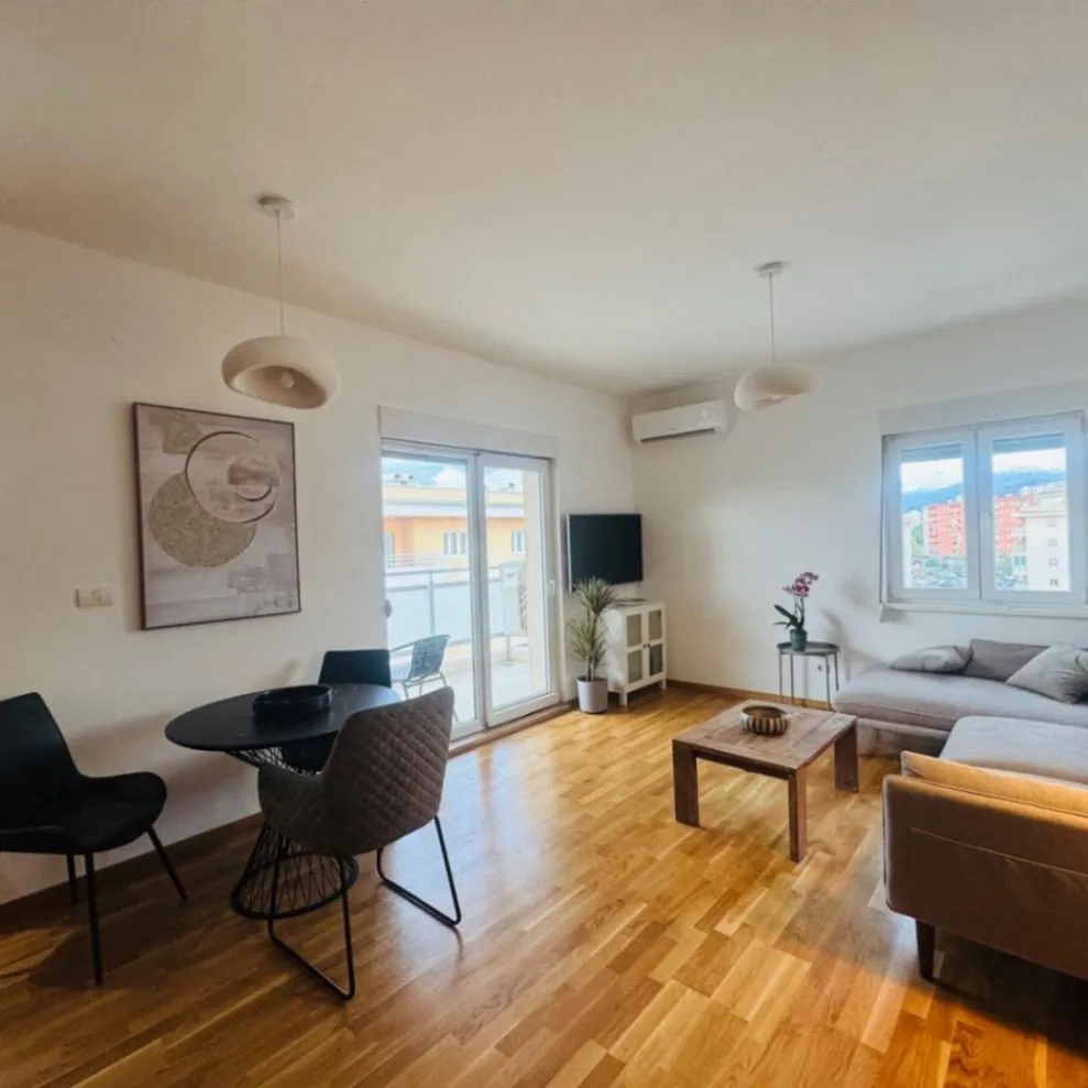 Izdavanje, jednosoban stan, 52m², City Kvart, Podgorica