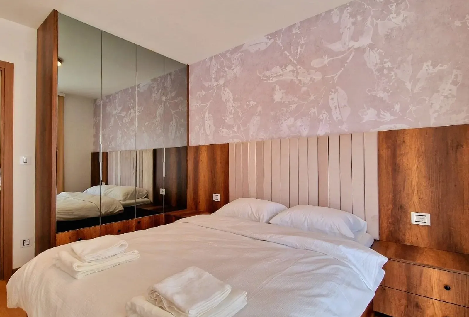 Sale, one bedroom apartment, 53m², Podkošljun, Budva